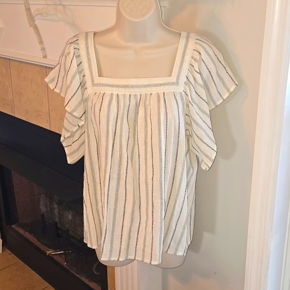 Sz M Vince Camuto short sleeve top white & gray, with silver metallic threads - Picture 1 of 6